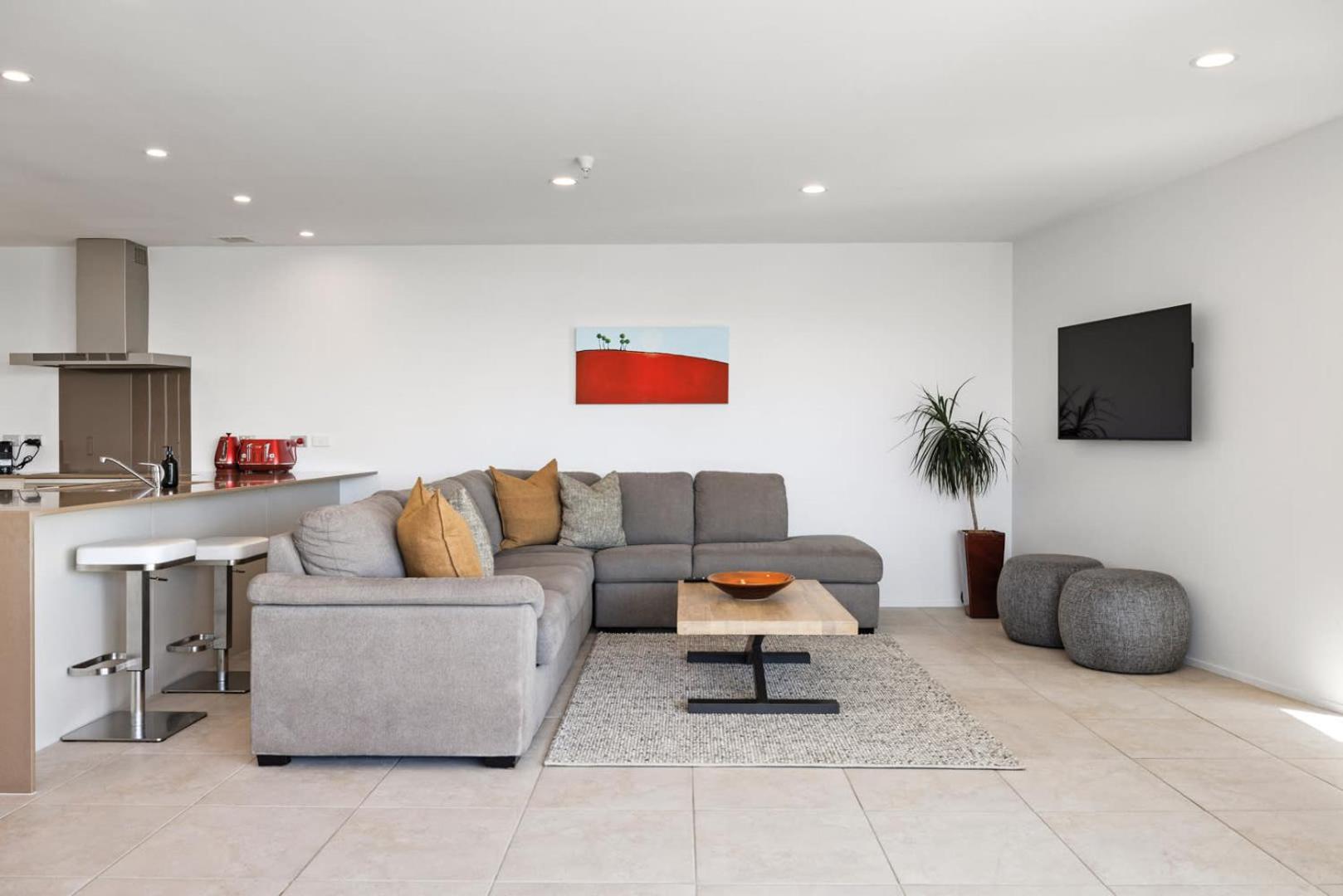 Oceanside Bliss - Absolute Beachfront - Uninterrupted Ocean Views With Pool Mount Maunganui Extérieur photo